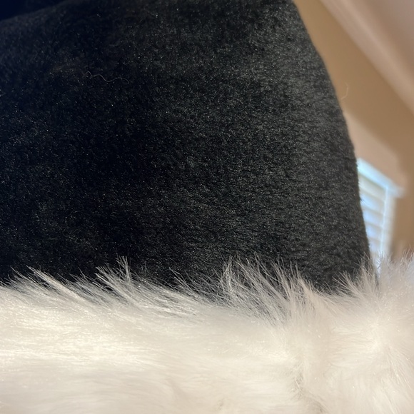 Black and white Santa Holiday hat - Picture 4 of 4